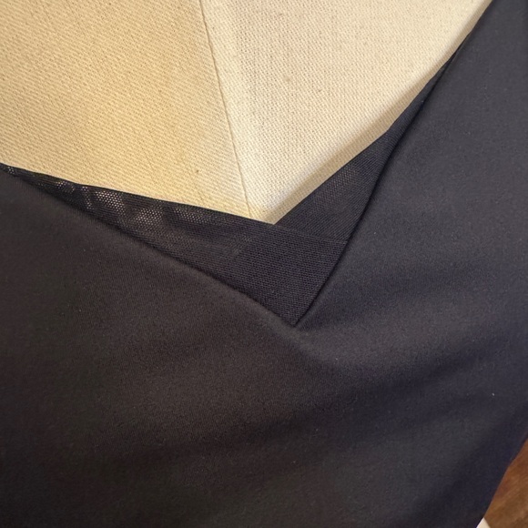 Women's Black Sports Bra| WOMEN'S BROOKS DRIVE CONVERTIBLE SPORTS BRA| - Picture 3 of 7